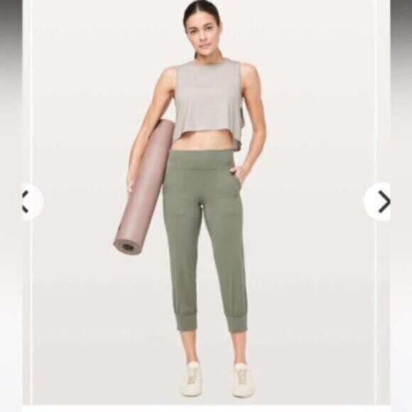 Lululemon Align Jogger Crop *23" Grey Sage EUC Nulu Size 8 EUC - Picture 14 of 14